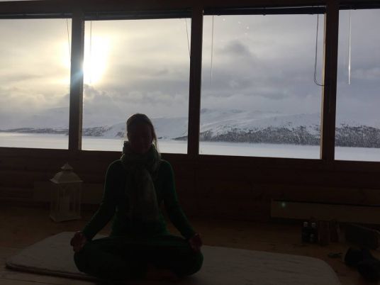 Online VinterVår Yoga mot lysere tider